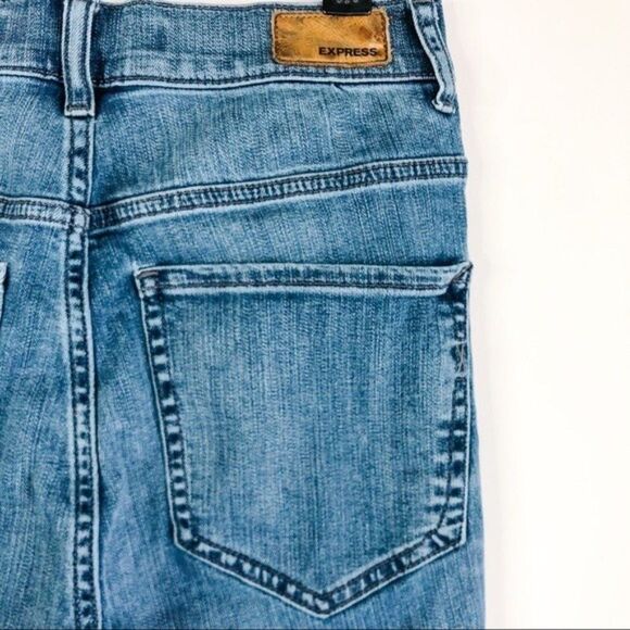 2/$30 Express Medium Wash Grommet Distressed High Rise Stretch Skinny Jeans - Picture 7 of 11